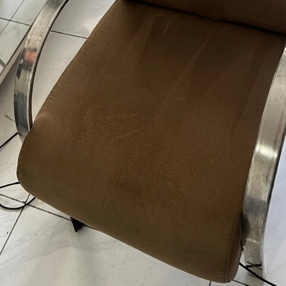 Cadeira depois da limpeza profissional