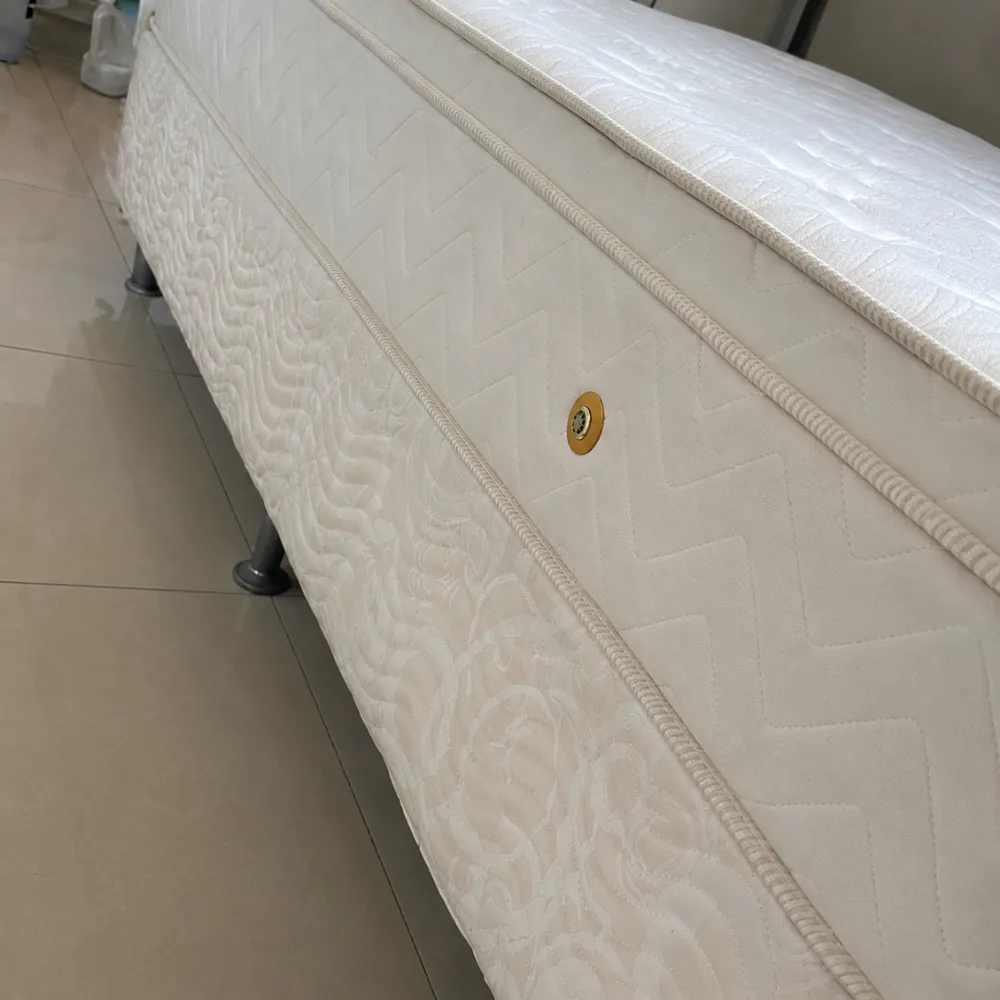 Colchão depois da limpeza profissional